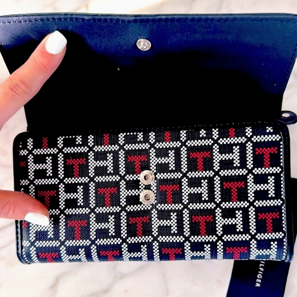 Tommy Hilfiger Black and Red Wallet - Picture 1 of 8